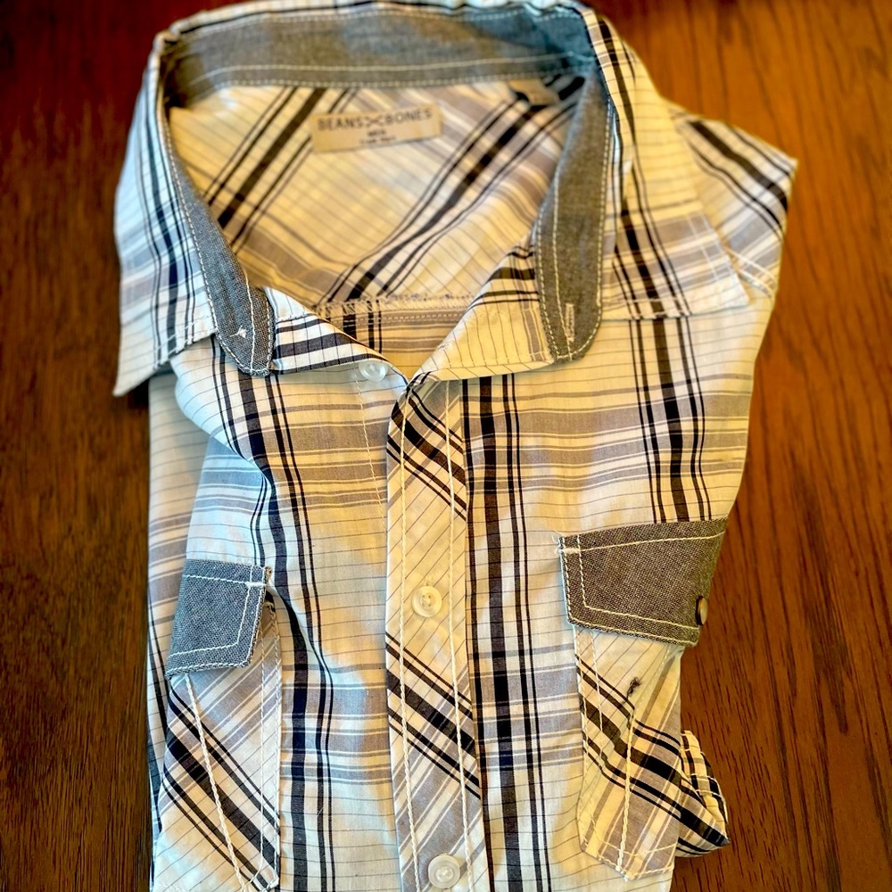 Beans and bones button down short sleeve shirt